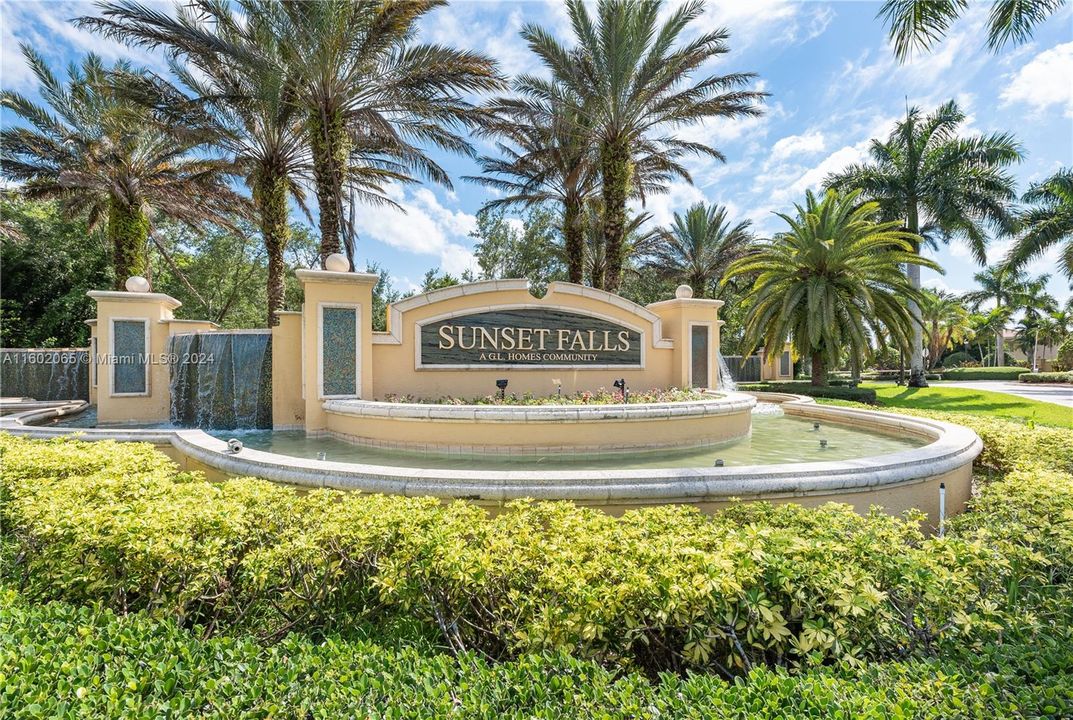 Recently Sold: $800,000 (4 beds, 3 baths, 2481 Square Feet)