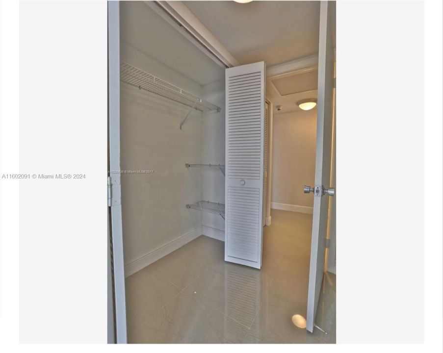 Active With Contract: $4,100 (2 beds, 2 baths, 1164 Square Feet)