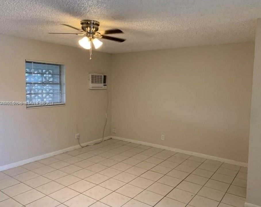 For Rent: $1,250 (0 beds, 1 baths, 0 Square Feet)