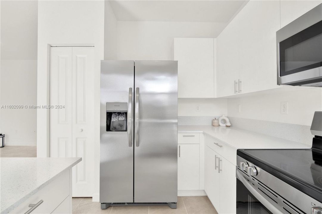 Active With Contract: $2,590 (3 beds, 2 baths, 1489 Square Feet)