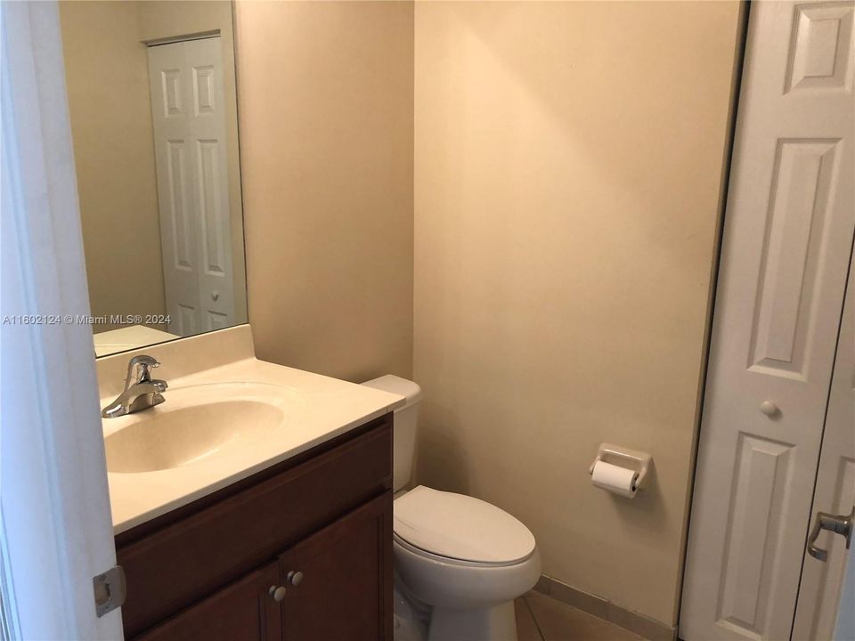 Active With Contract: $3,100 (3 beds, 2 baths, 2018 Square Feet)