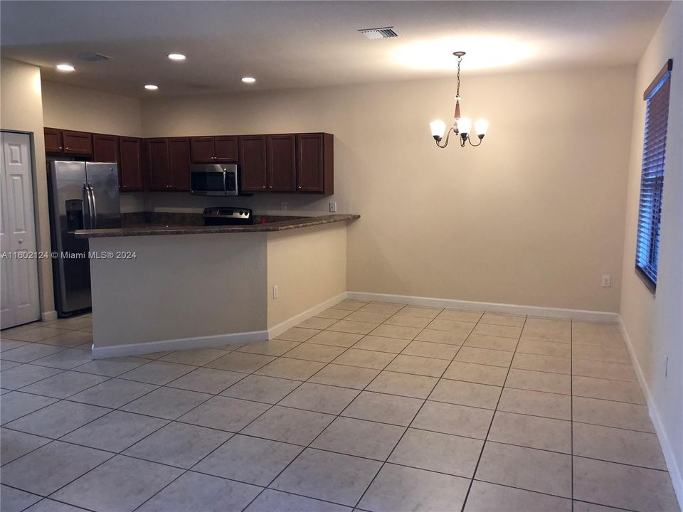 Active With Contract: $3,100 (3 beds, 2 baths, 2018 Square Feet)