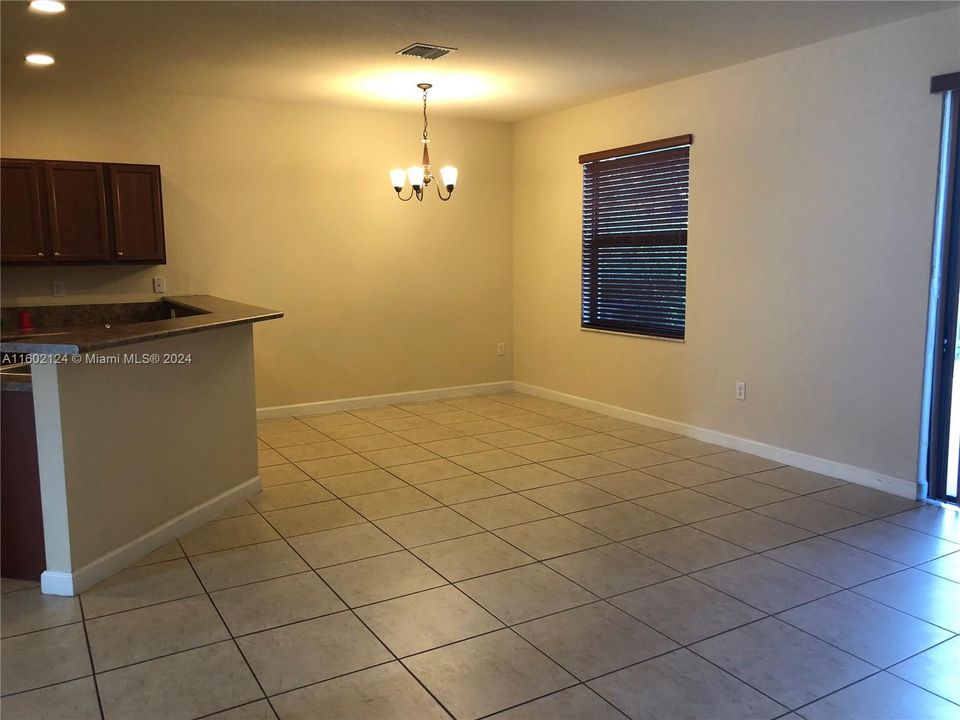 Active With Contract: $3,100 (3 beds, 2 baths, 2018 Square Feet)