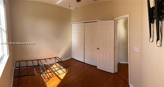 Recently Sold: $399,000 (3 beds, 2 baths, 1396 Square Feet)