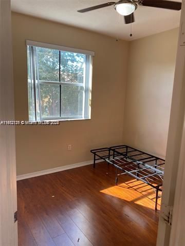 Recently Sold: $399,000 (3 beds, 2 baths, 1396 Square Feet)