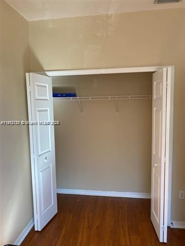 Recently Sold: $399,000 (3 beds, 2 baths, 1396 Square Feet)