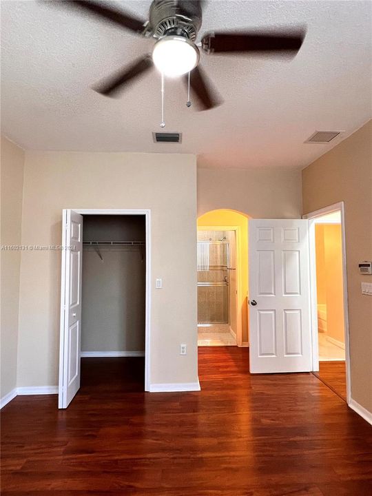 Recently Sold: $399,000 (3 beds, 2 baths, 1396 Square Feet)