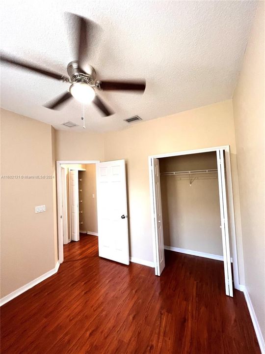 Recently Sold: $399,000 (3 beds, 2 baths, 1396 Square Feet)