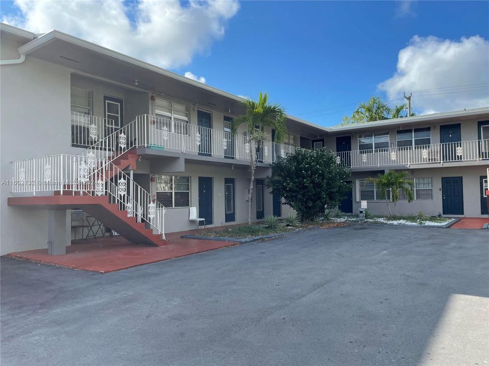 Recently Rented: $1,625 (1 beds, 1 baths, 615 Square Feet)