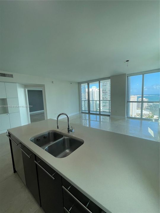 Recently Sold: $775,000 (2 beds, 2 baths, 1146 Square Feet)