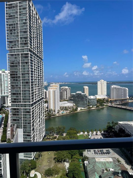 Recently Sold: $775,000 (2 beds, 2 baths, 1146 Square Feet)
