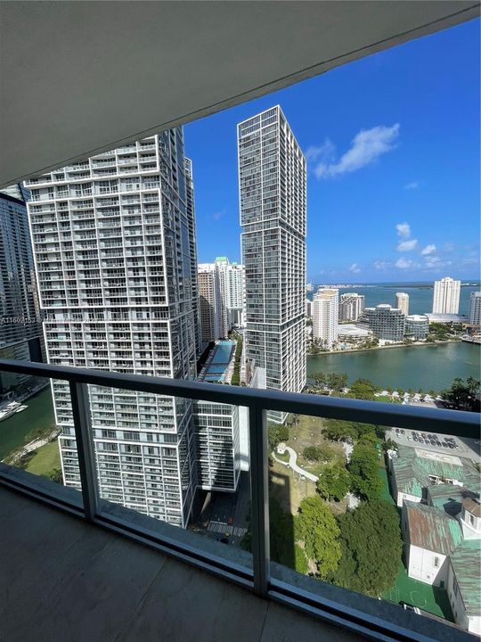 Recently Sold: $775,000 (2 beds, 2 baths, 1146 Square Feet)