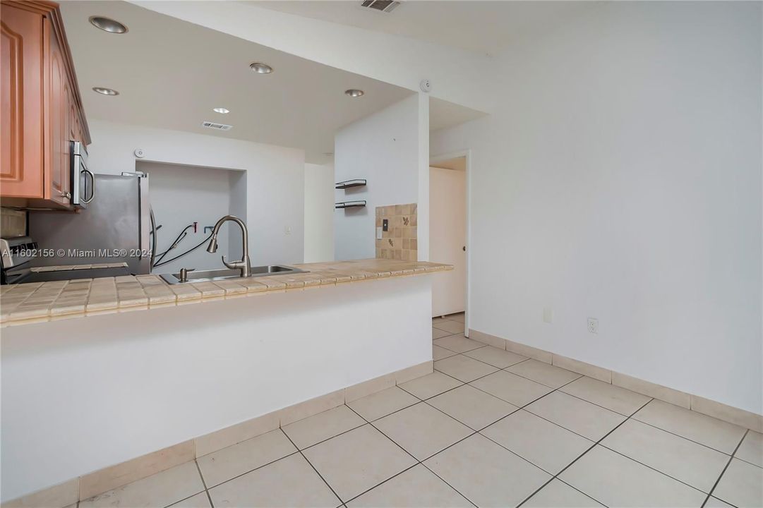 Active With Contract: $450,000 (3 beds, 2 baths, 1170 Square Feet)