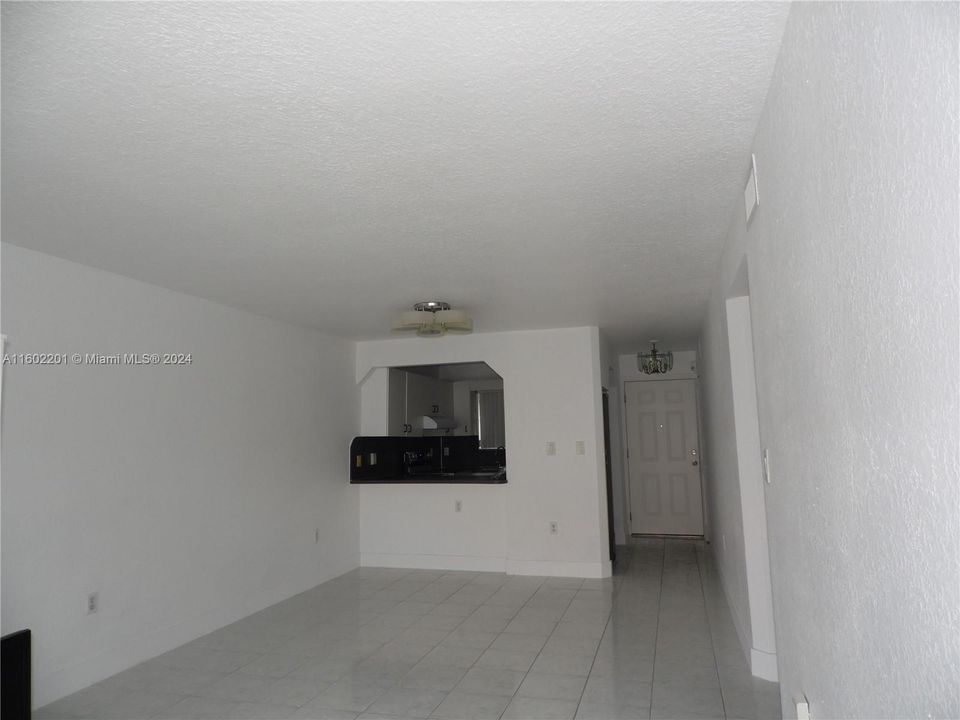 For Sale: $314,900 (2 beds, 2 baths, 870 Square Feet)