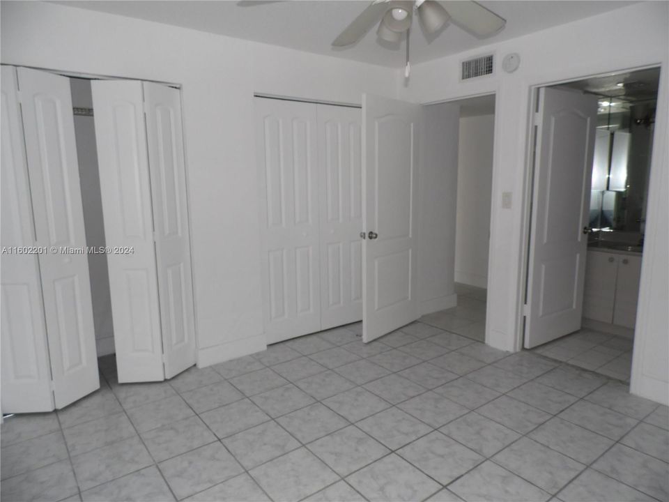 For Sale: $314,900 (2 beds, 2 baths, 870 Square Feet)