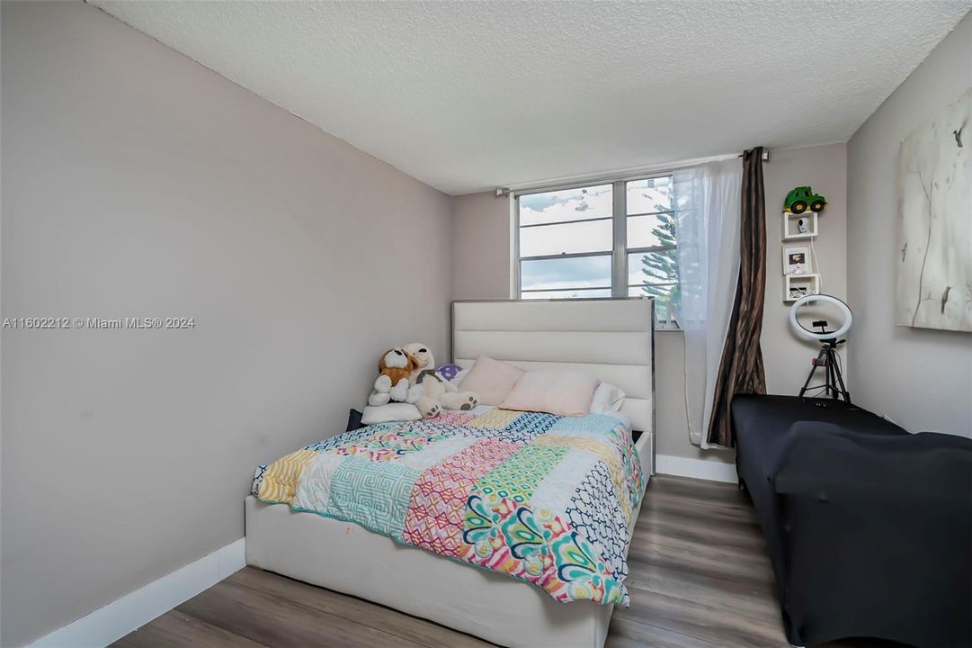 For Sale: $265,000 (2 beds, 2 baths, 1050 Square Feet)