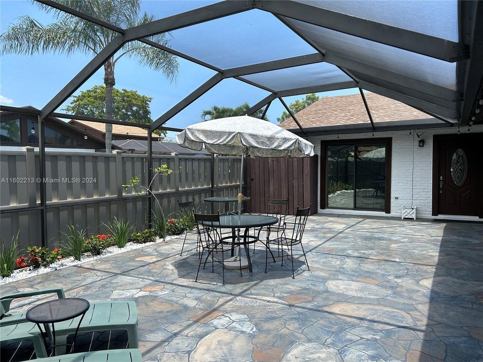 SCREENED PATIO