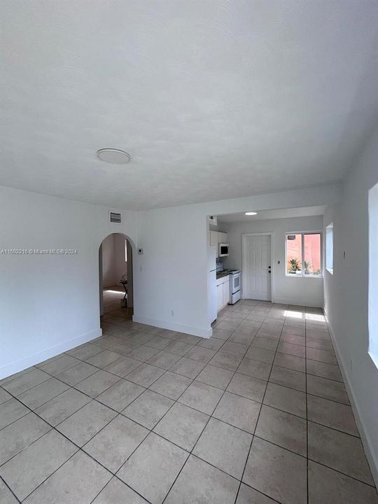 Active With Contract: $2,200 (2 beds, 1 baths, 1430 Square Feet)