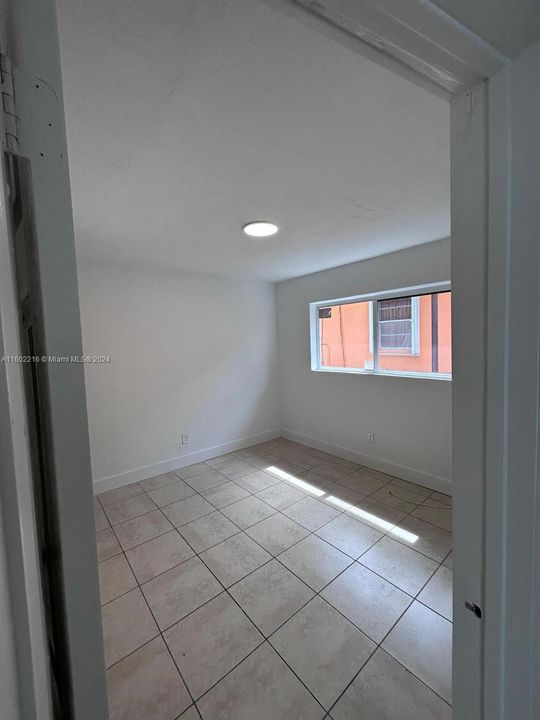 Recently Rented: $2,200 (2 beds, 1 baths, 1430 Square Feet)