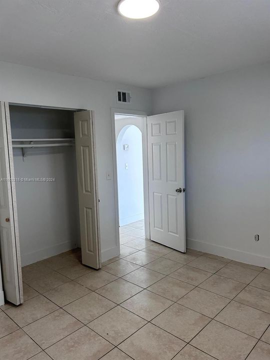 Recently Rented: $2,200 (2 beds, 1 baths, 1430 Square Feet)