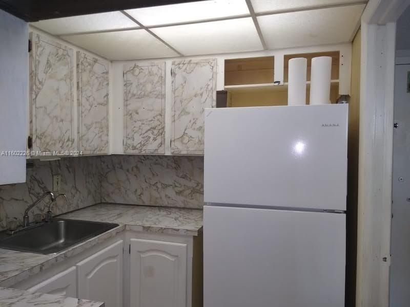 For Sale: $215,000 (1 beds, 1 baths, 506 Square Feet)