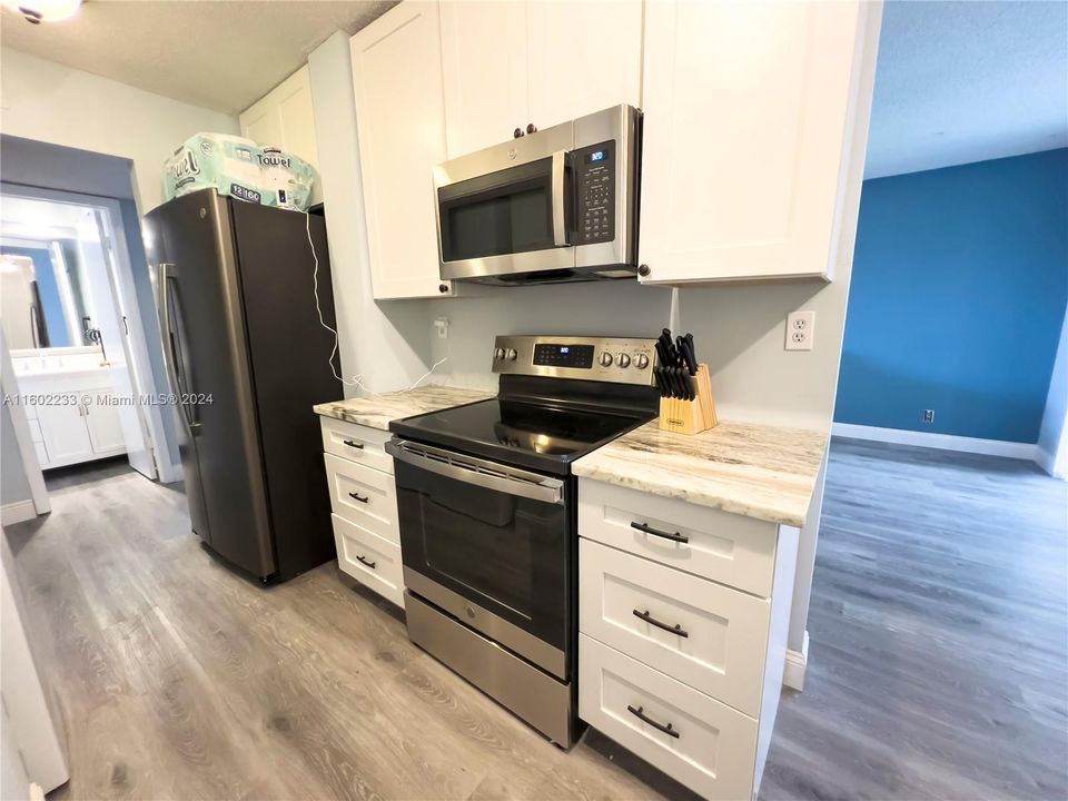 For Sale: $208,000 (1 beds, 1 baths, 850 Square Feet)