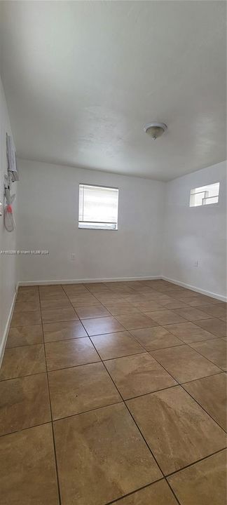 最近租的: $1,700 (1 贝兹, 1 浴室, 650 平方英尺)