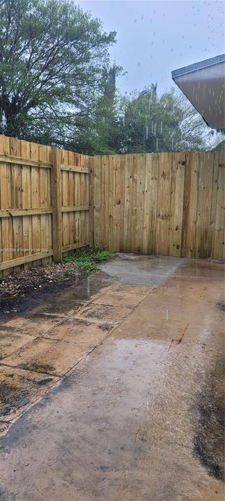 最近租的: $1,700 (1 贝兹, 1 浴室, 650 平方英尺)