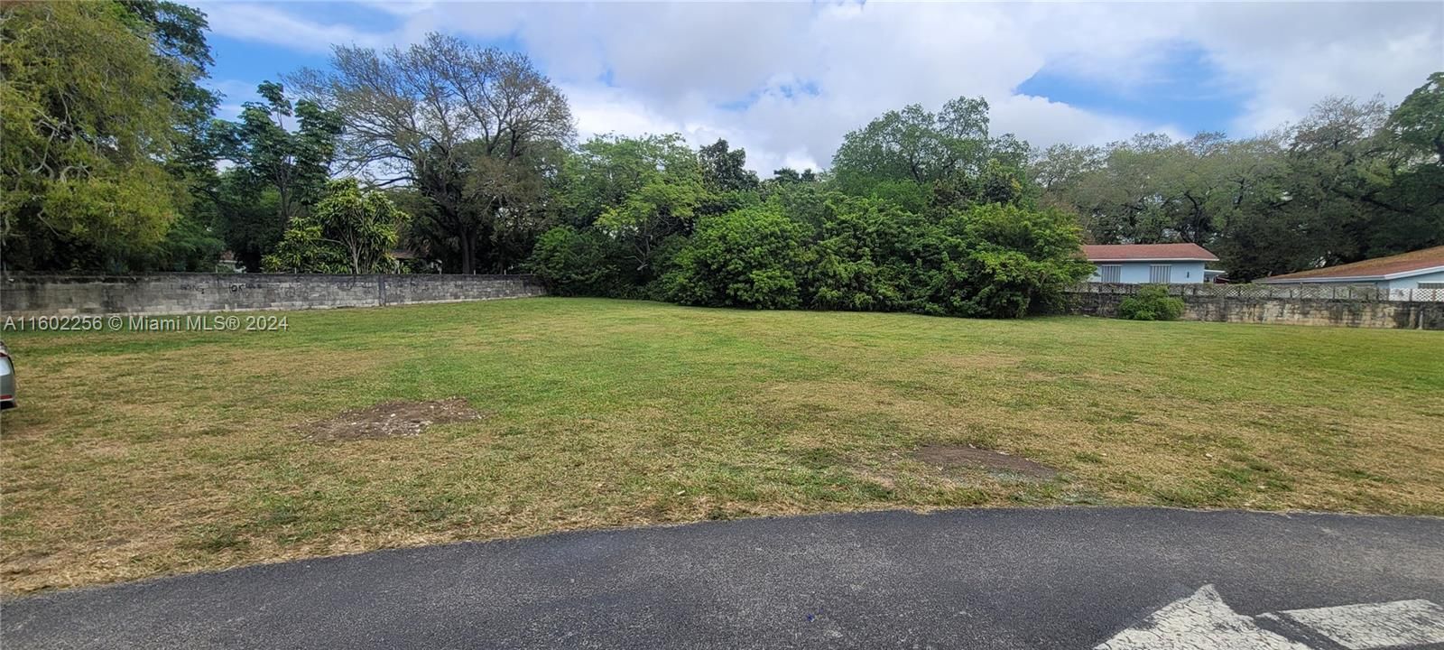 最近租的: $1,700 (1 贝兹, 1 浴室, 650 平方英尺)