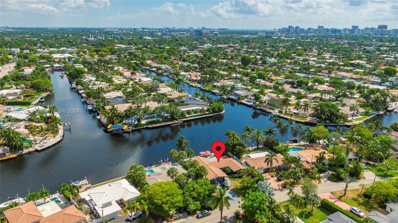 For Sale: $1,595,000 (3 beds, 2 baths, 1862 Square Feet)