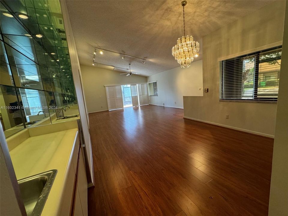 Wet bar in dining area