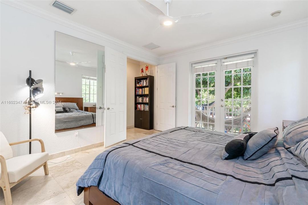 Active With Contract: $1,700,000 (4 beds, 3 baths, 2472 Square Feet)