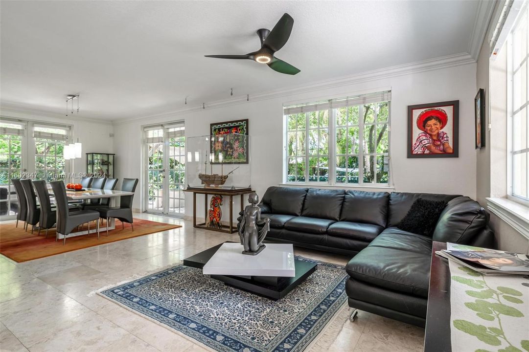 Active With Contract: $1,700,000 (4 beds, 3 baths, 2472 Square Feet)