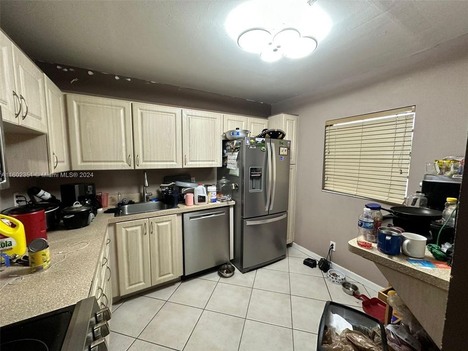 For Sale: $224,900 (2 beds, 2 baths, 1023 Square Feet)