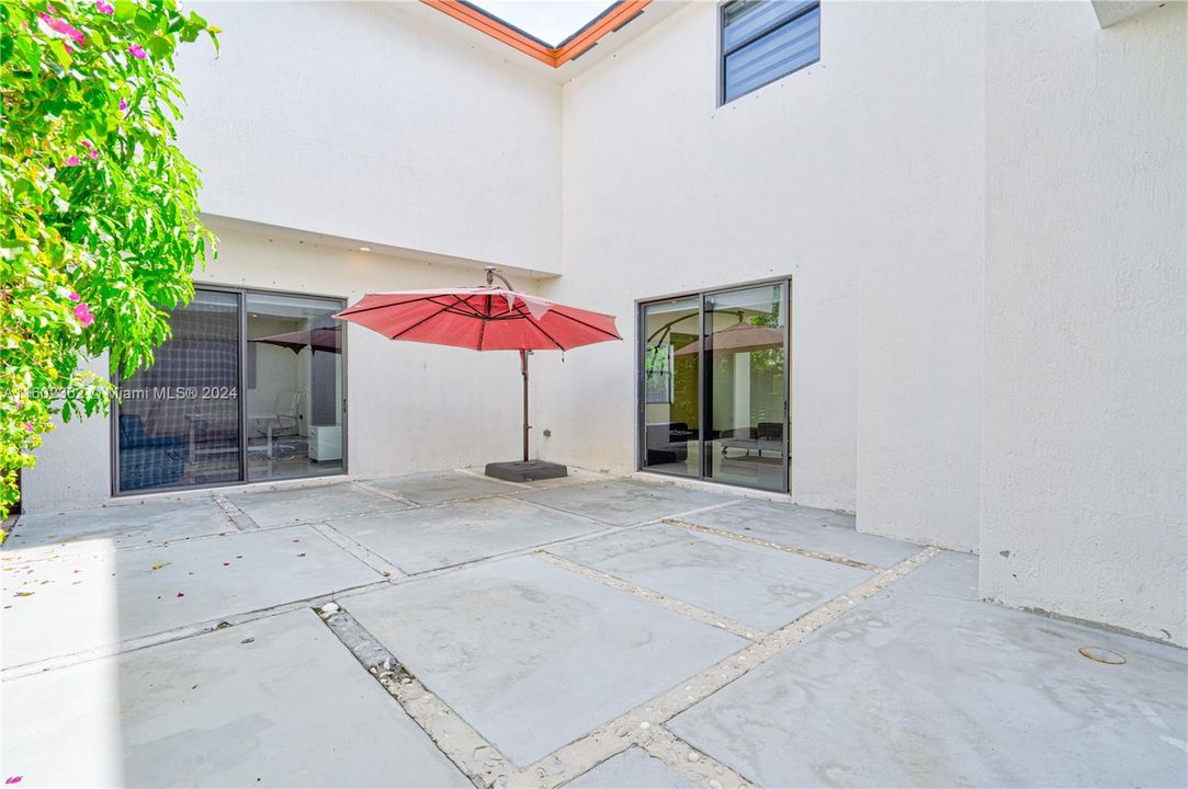 Active With Contract: $1,120,000 (5 beds, 3 baths, 3019 Square Feet)