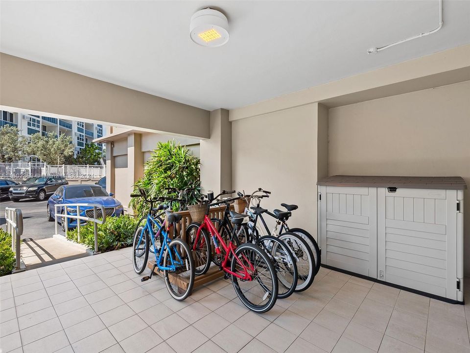 For Sale: $825,000 (2 beds, 2 baths, 1700 Square Feet)
