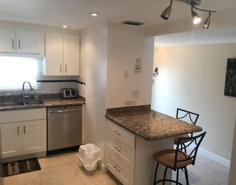 For Sale: $219,900 (2 beds, 2 baths, 1170 Square Feet)