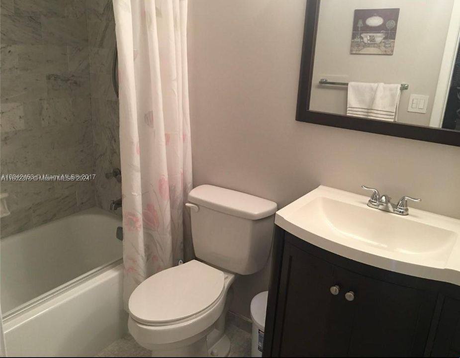 For Sale: $219,900 (2 beds, 2 baths, 1170 Square Feet)