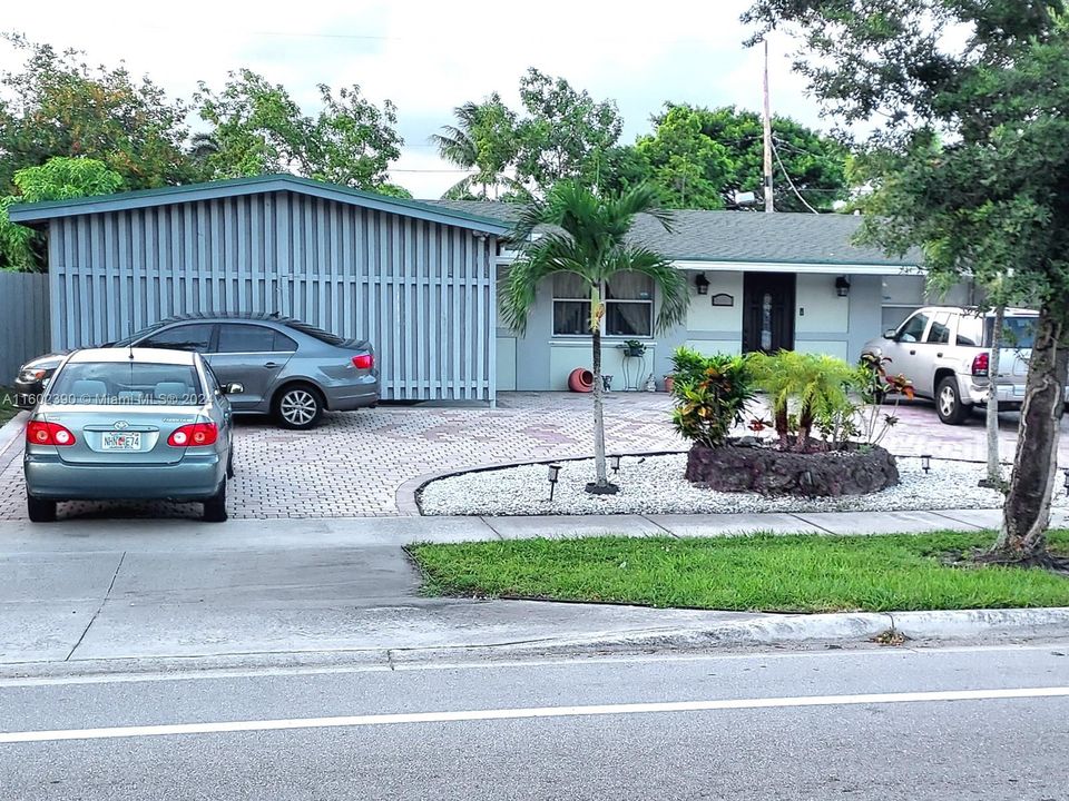 For Sale: $730,000 (3 beds, 2 baths, 1790 Square Feet)