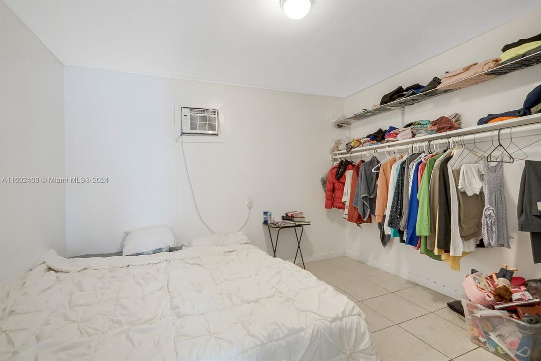 En Venta: $999,900 (0 camas, 0 baños, 1301 Pies cuadrados)