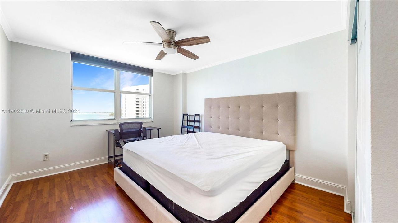 Active With Contract: $2,700 (1 beds, 1 baths, 682 Square Feet)