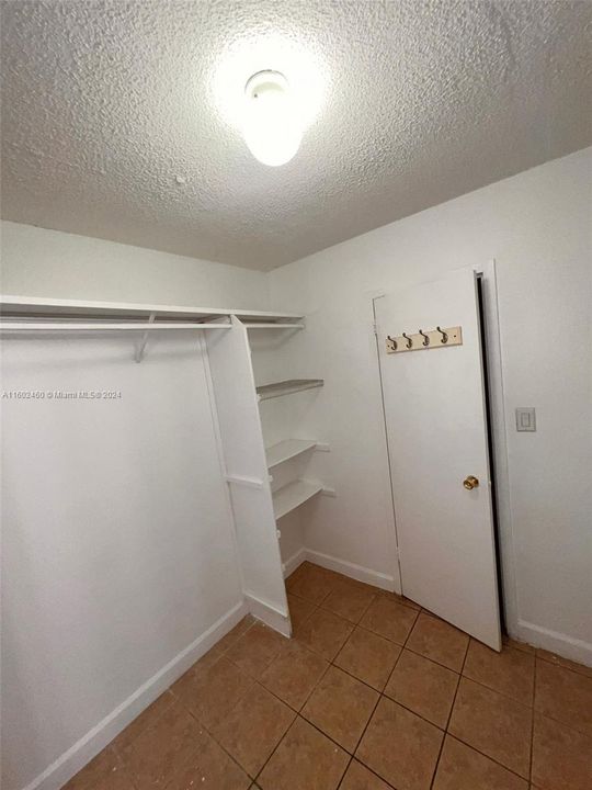 For Rent: $2,300 (2 beds, 2 baths, 1023 Square Feet)