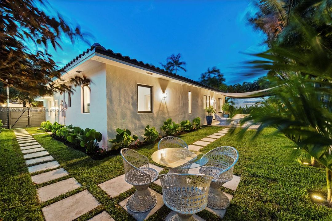 En Venta: $1,495,000 (3 camas, 2 baños, 1429 Pies cuadrados)