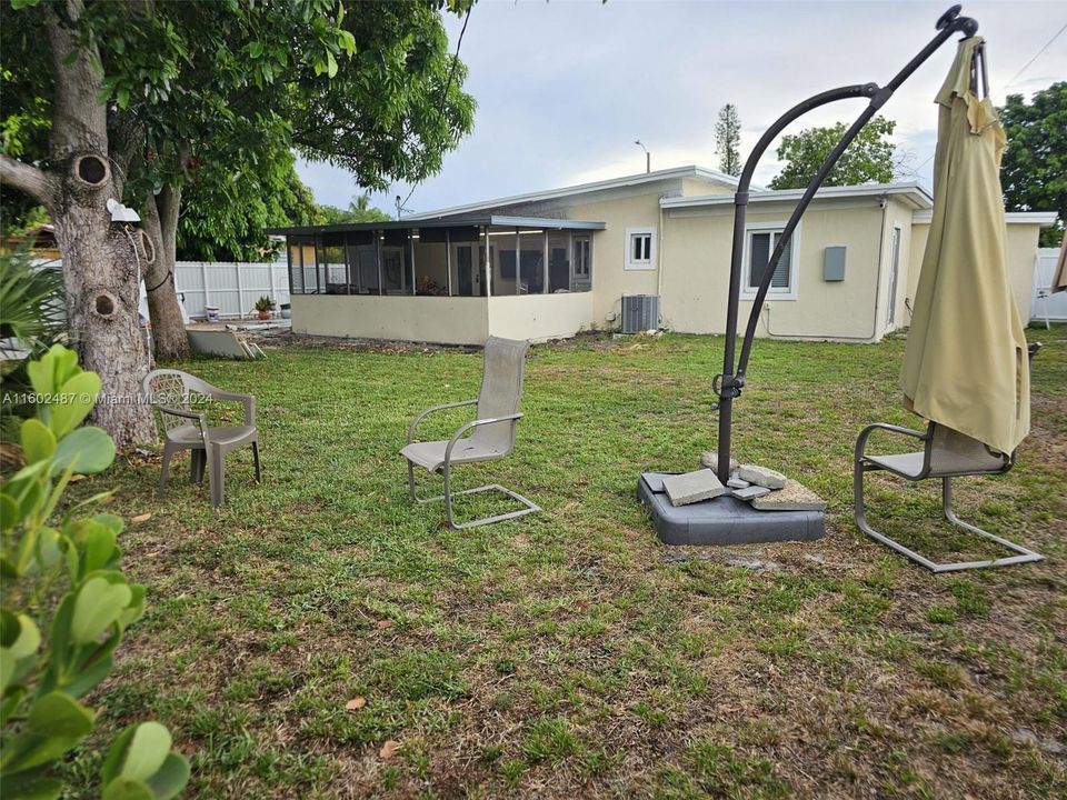 Active With Contract: $500,000 (3 beds, 2 baths, 1246 Square Feet)