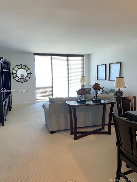 Active With Contract: $4,900 (2 beds, 2 baths, 1056 Square Feet)