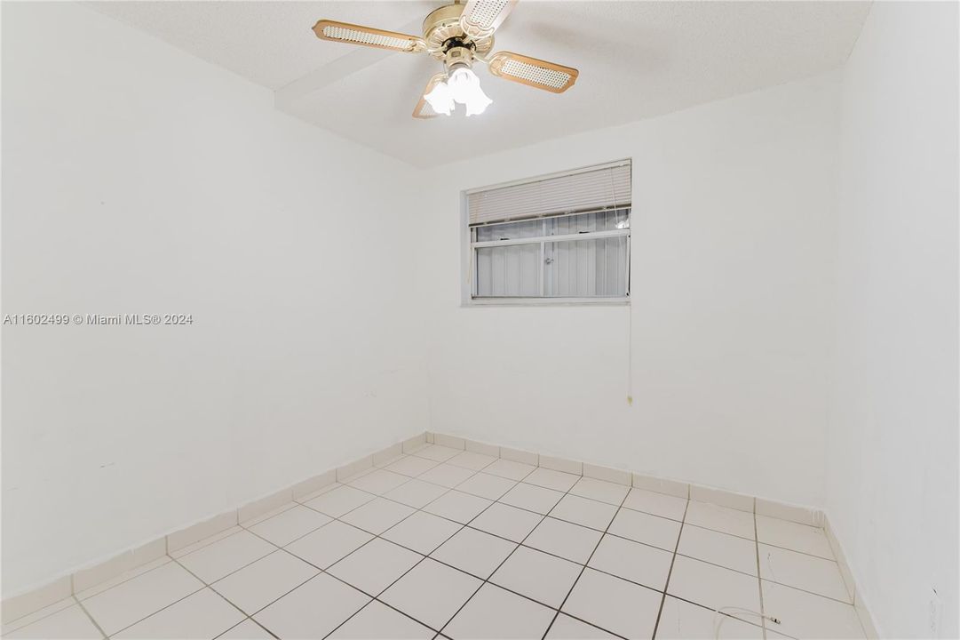 For Sale: $299,000 (3 beds, 2 baths, 1063 Square Feet)