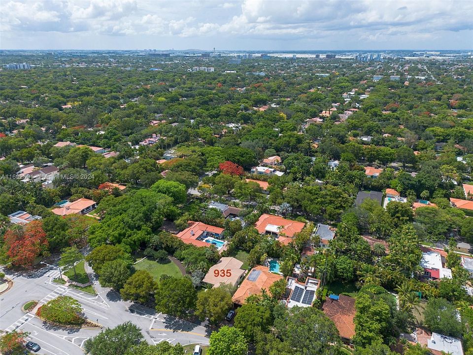 For Sale: $1,350,000 (3 beds, 2 baths, 1735 Square Feet)