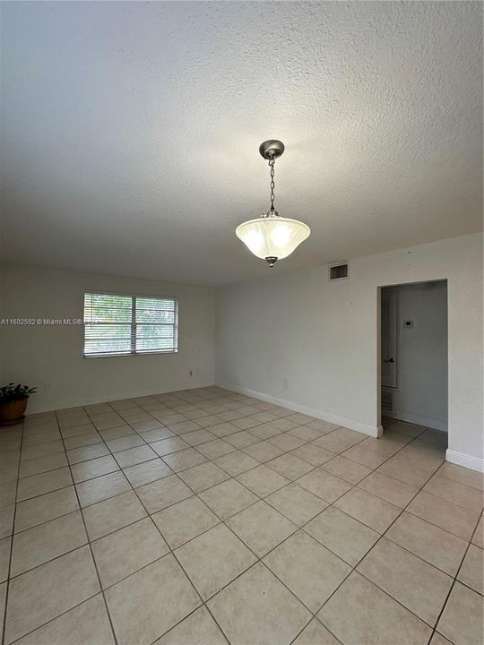 For Sale: $218,990 (2 beds, 1 baths, 801 Square Feet)