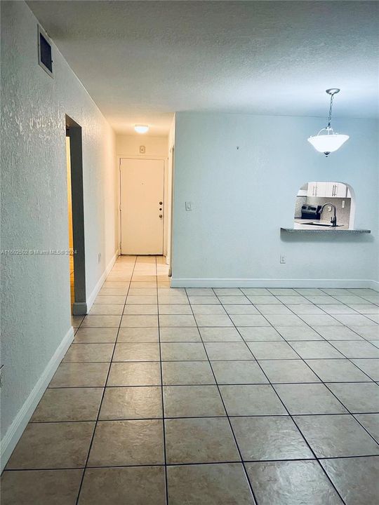 Vendido Recientemente: $218,990 (2 camas, 1 baños, 801 Pies cuadrados)