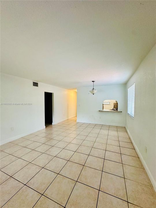 For Sale: $218,990 (2 beds, 1 baths, 801 Square Feet)